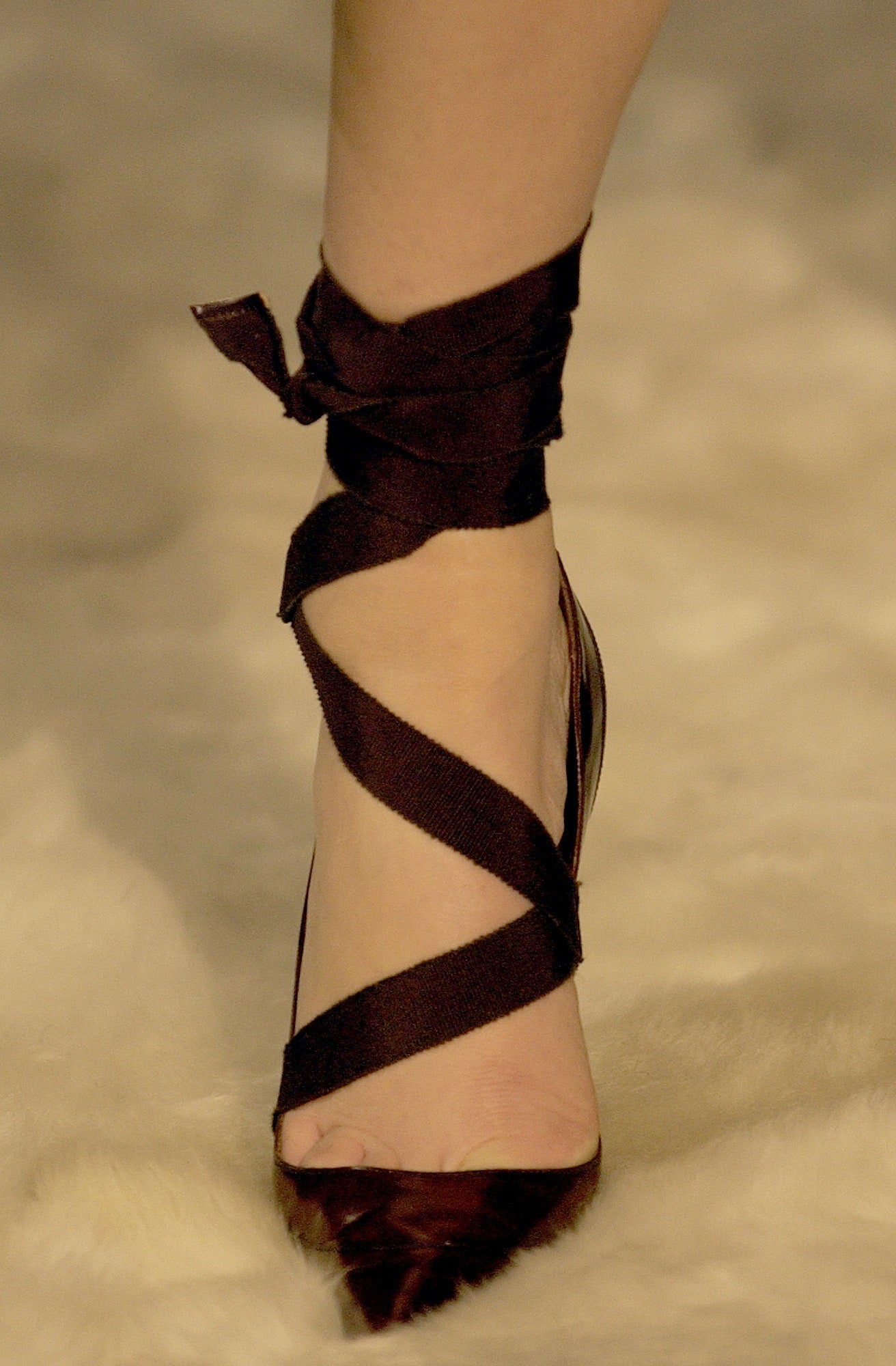 GUCCI FW2002 BY TOM FORD BLACK LEATHER BONDAGE LACE UP HEELS