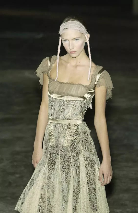 ALEXANDER MCQUEEN FW2002 «SUPERCALIFRAGILISTIC» BEIGE LACE & SILK BONDAGE CORSET MIDI DRESS