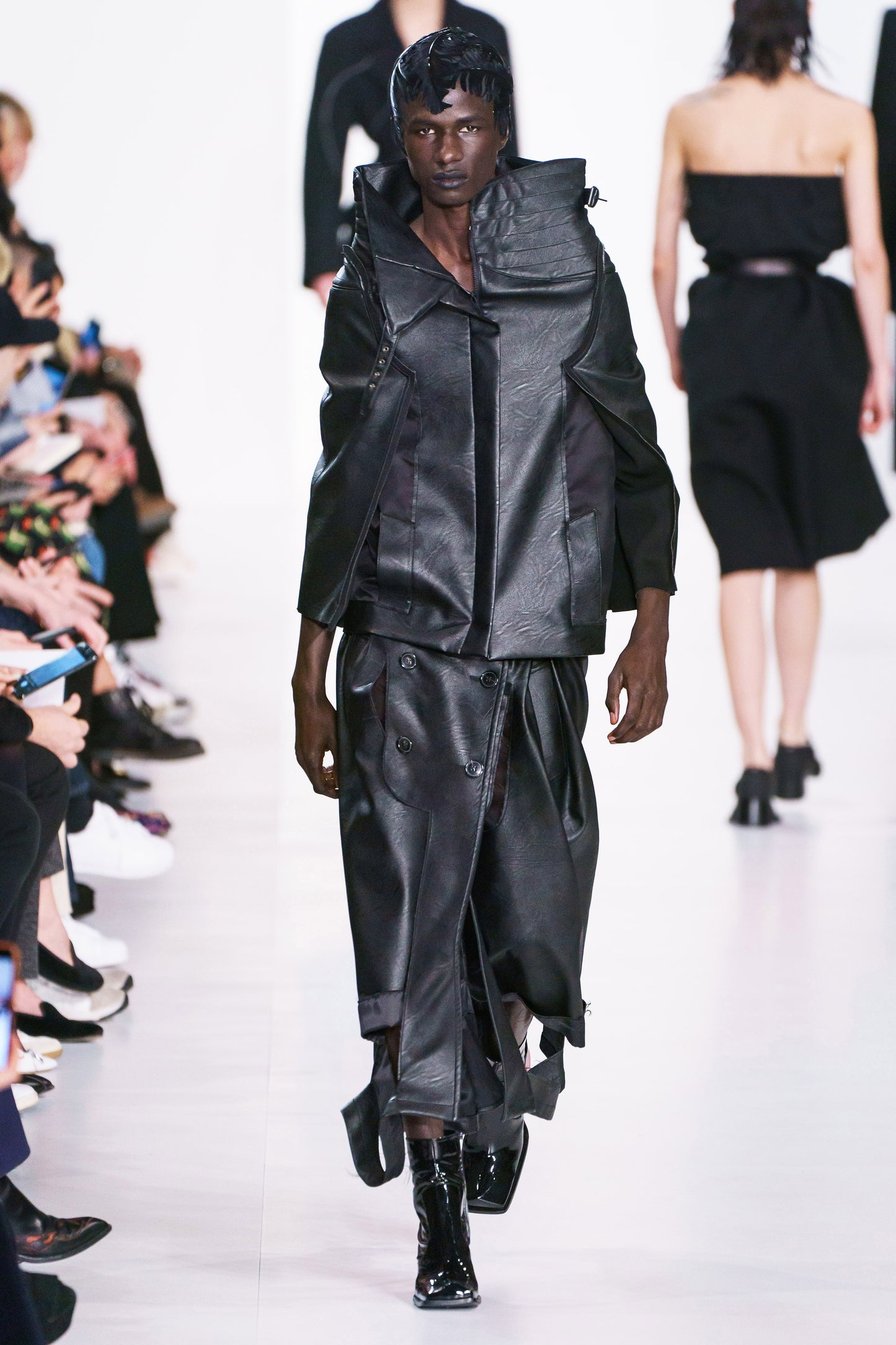 MAISON MARGIELA FW2019 BY GALLIANO BLACK FAUX-LEATHER DESTRUCTURED TRENCH SKIRT