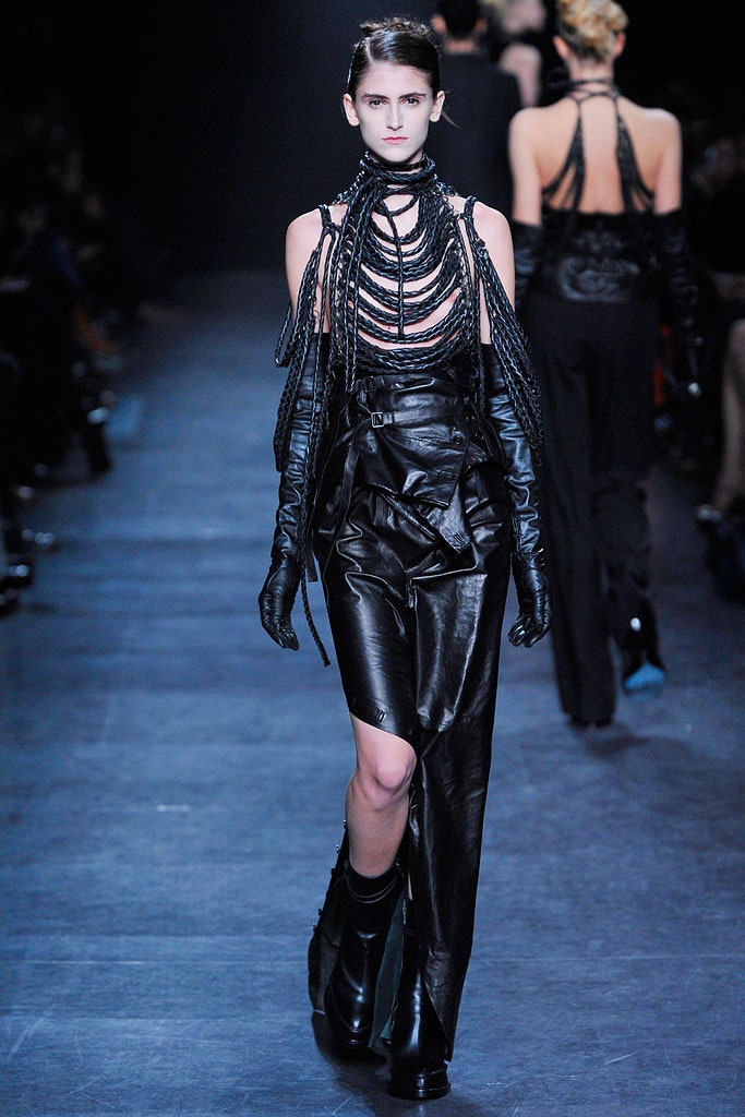 ANN DEMEULEMEESTER FW2010 BLACK LEATHER STRAPS BONDAGE BUSTIER TOP/CORSET