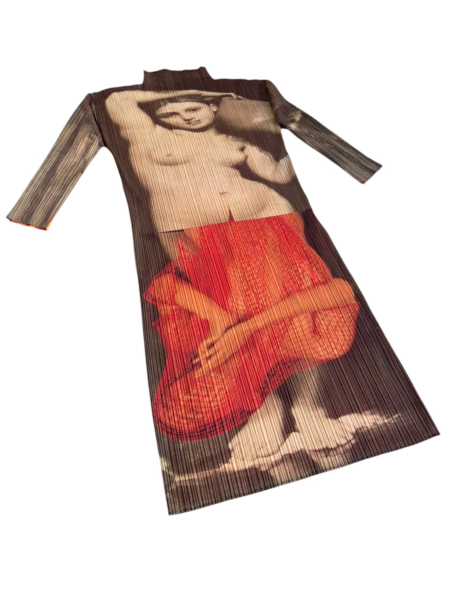 PLEATS PLEASE ISSEY MIYAKE FW1996 X YASUMASA MORIMURA « LA SOURCE PORTRAIT » PLEATED MAXI DRESS