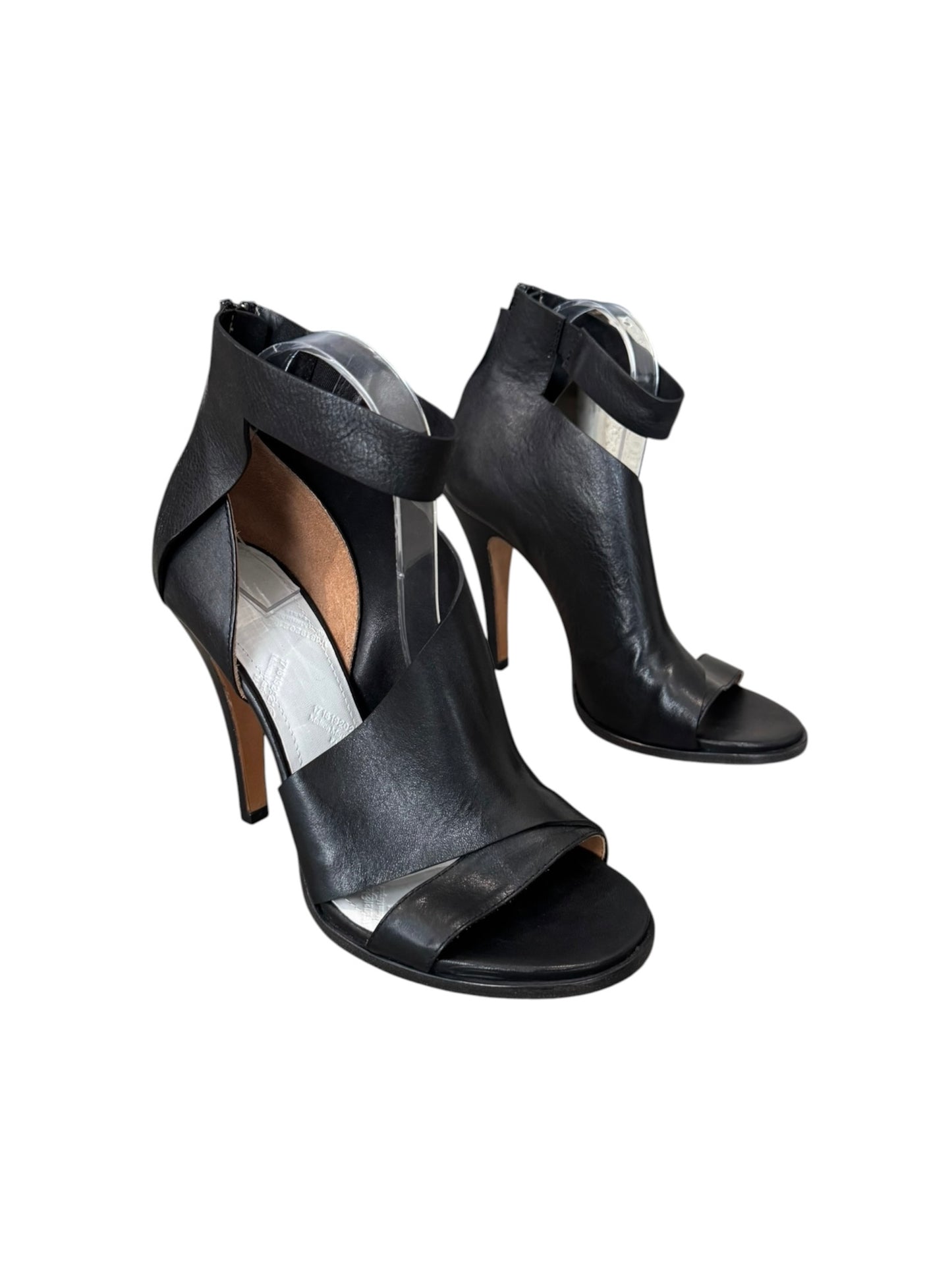 MAISON MARGIELA 2010s BLACK LEATHER CUT OUT HEELS