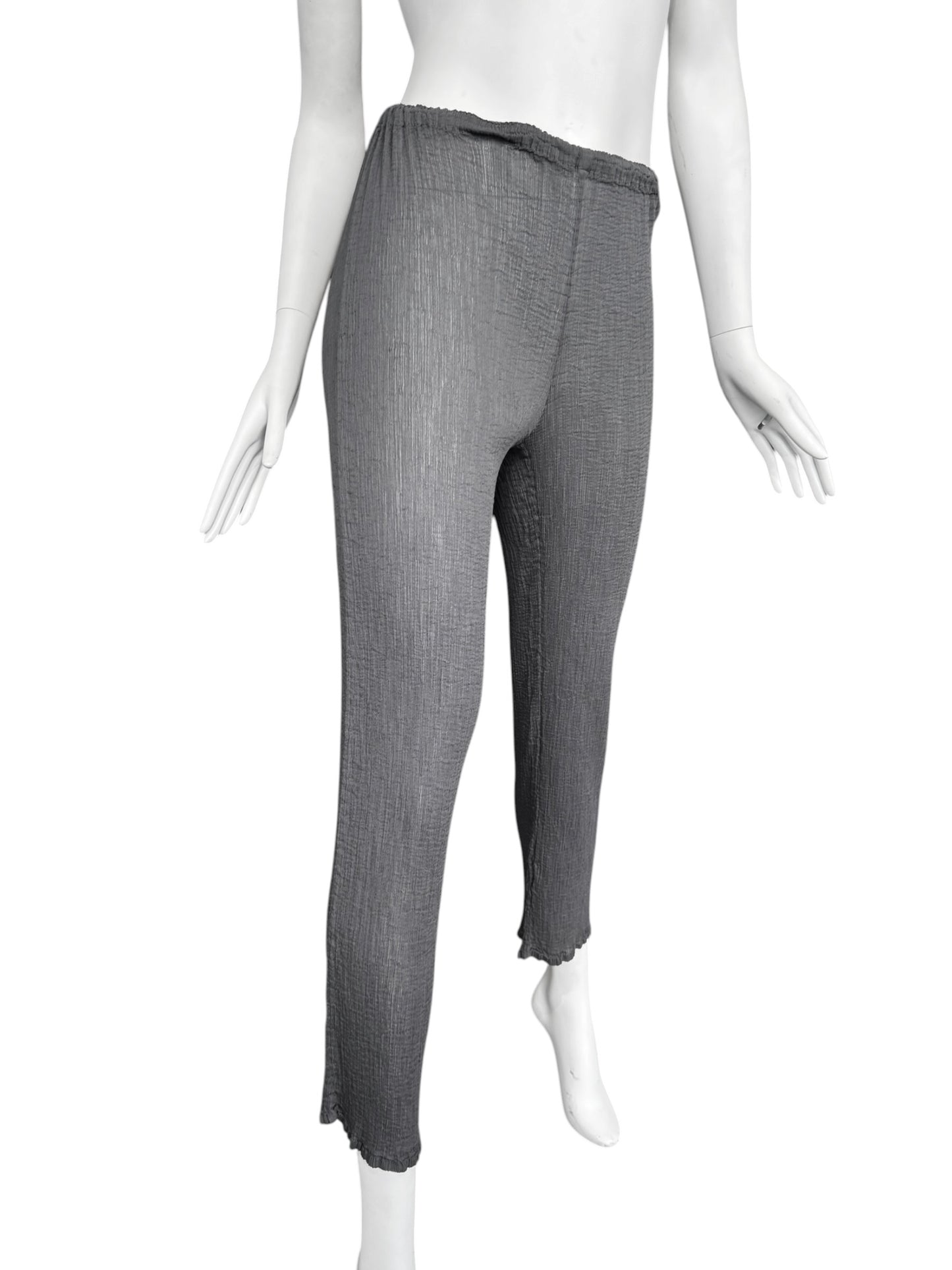 CAULIFLOWER ISSEY MIYAKE 2010s GREY PLEATED SHEER PANTS
