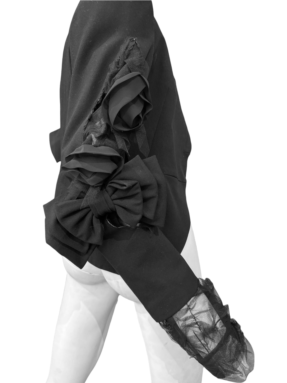 COMME DES GARÇONS FW2004 ‘DARK ROMANCE, WITCH’ BLACK WOOL TULLE & BOW INSERTS BLAZER