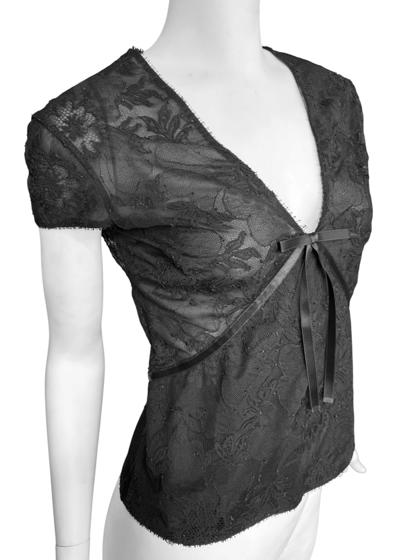 GUCCI FW2002 BY TOM FORD BLACK LACE TOP
