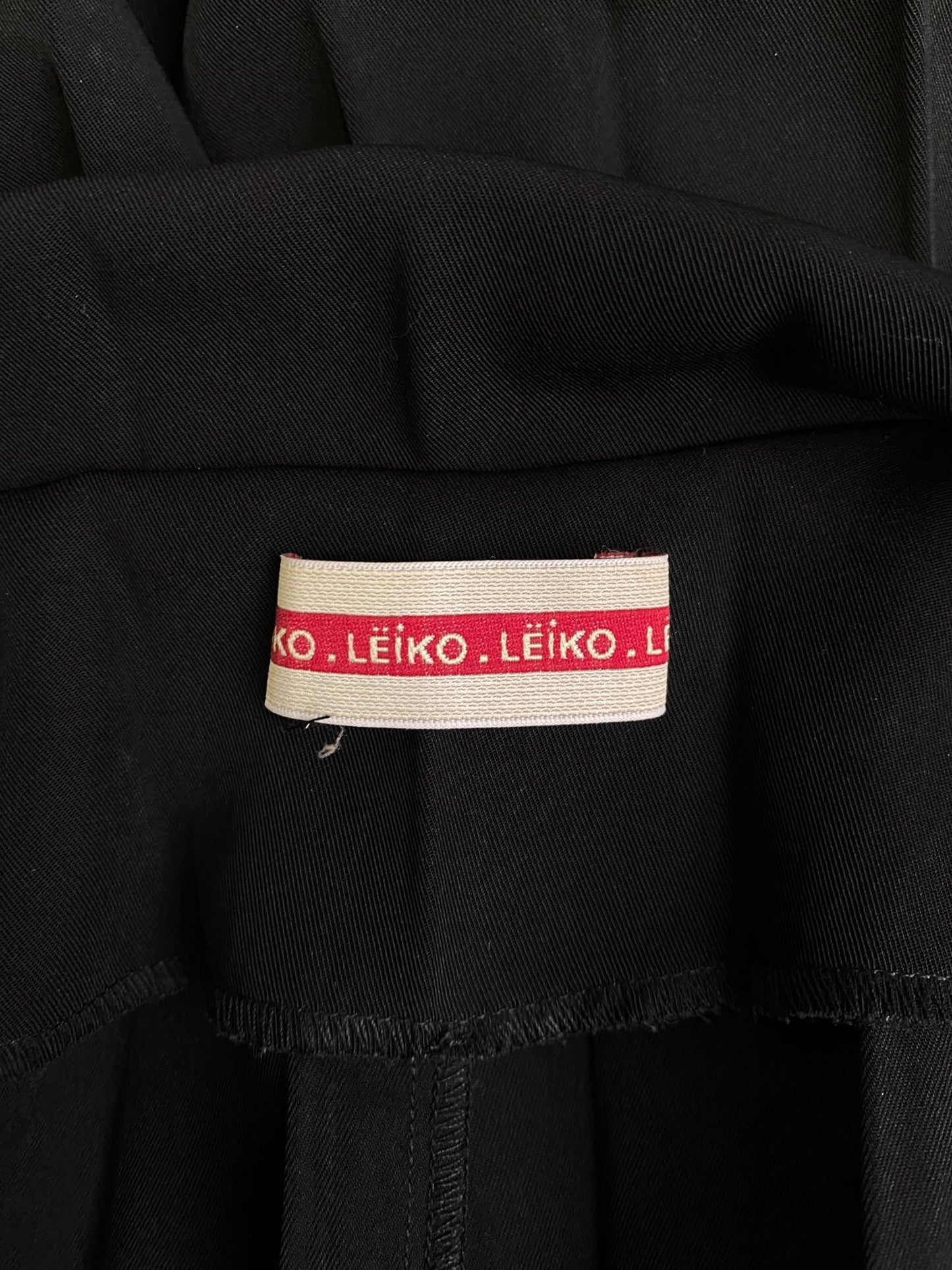 LEIKO 2000s BLACK PLEATED MAXI COAT