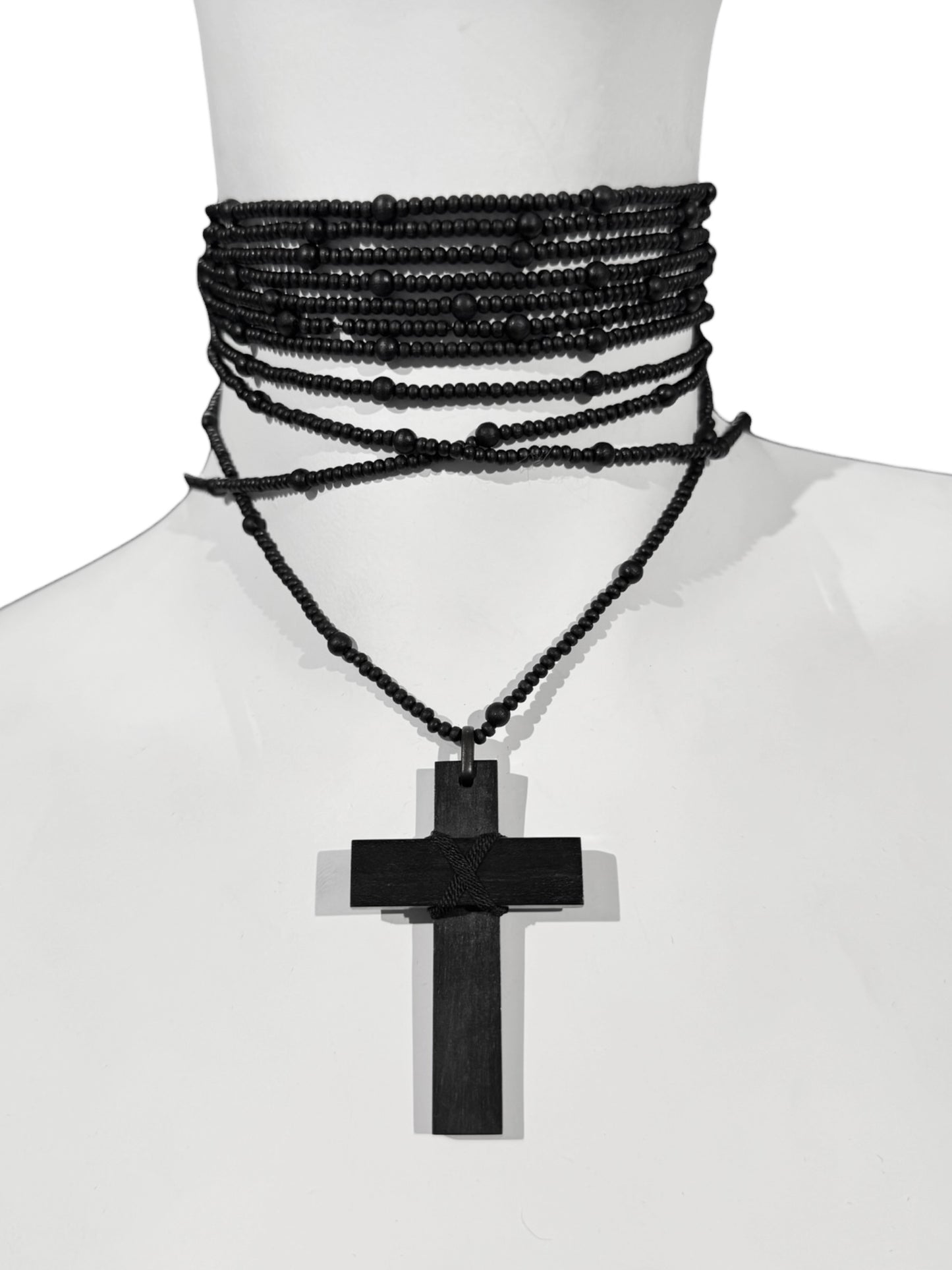 GUCCI FW2002 BY TOM FORD BEADED EBONY CROSS ROSARY NECKLACE