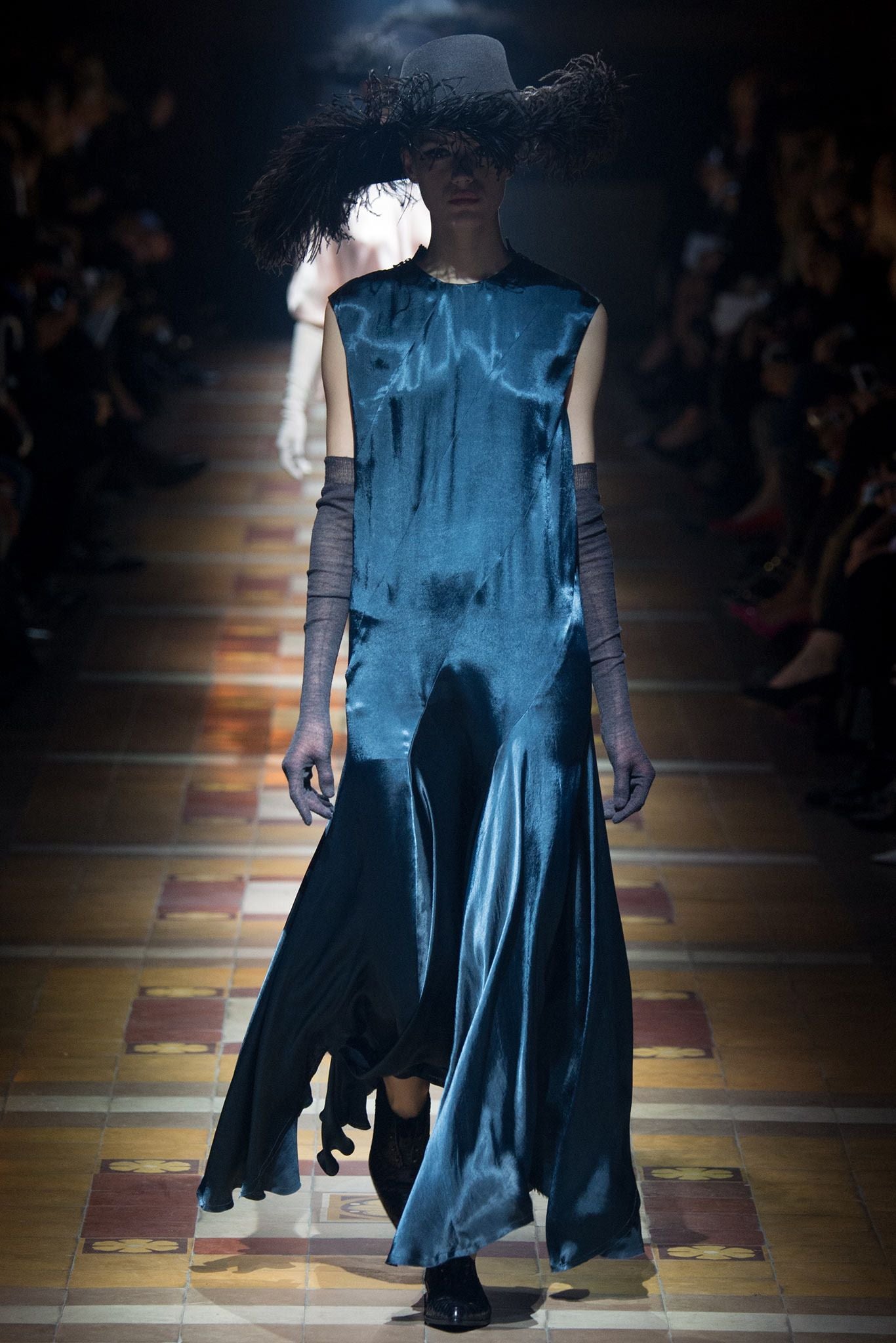 LANVIN FW2014 BY ALBER ELBAZ BLACK OSTRICH FEATHERS MAXI HAT