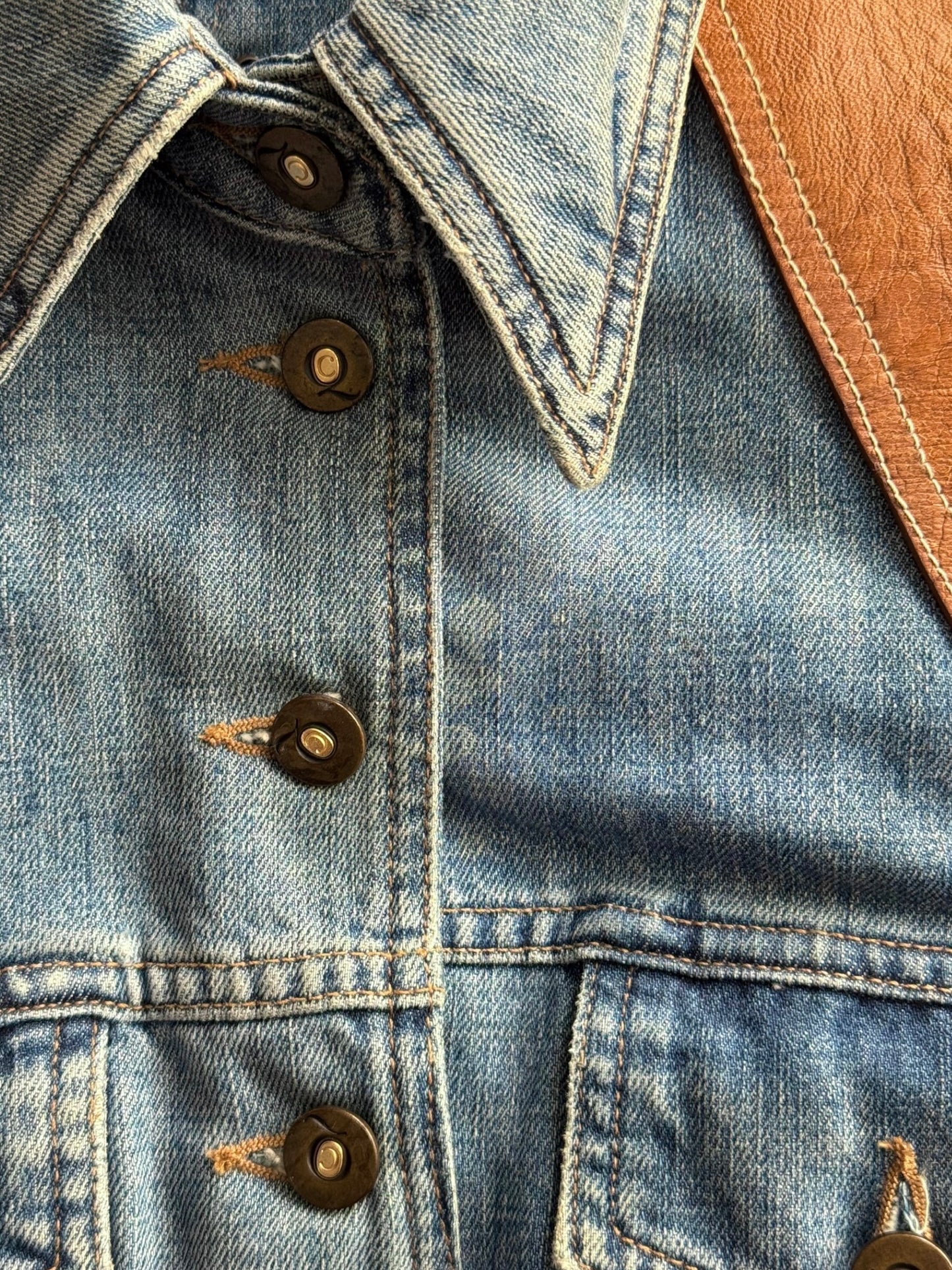 ALEXANDER MCQUEEN SS2004 ‘DELIVERANCE’ BLUE DENIM, BROWN LEATHER & CREAM KNIT PATCHWORK JACKET