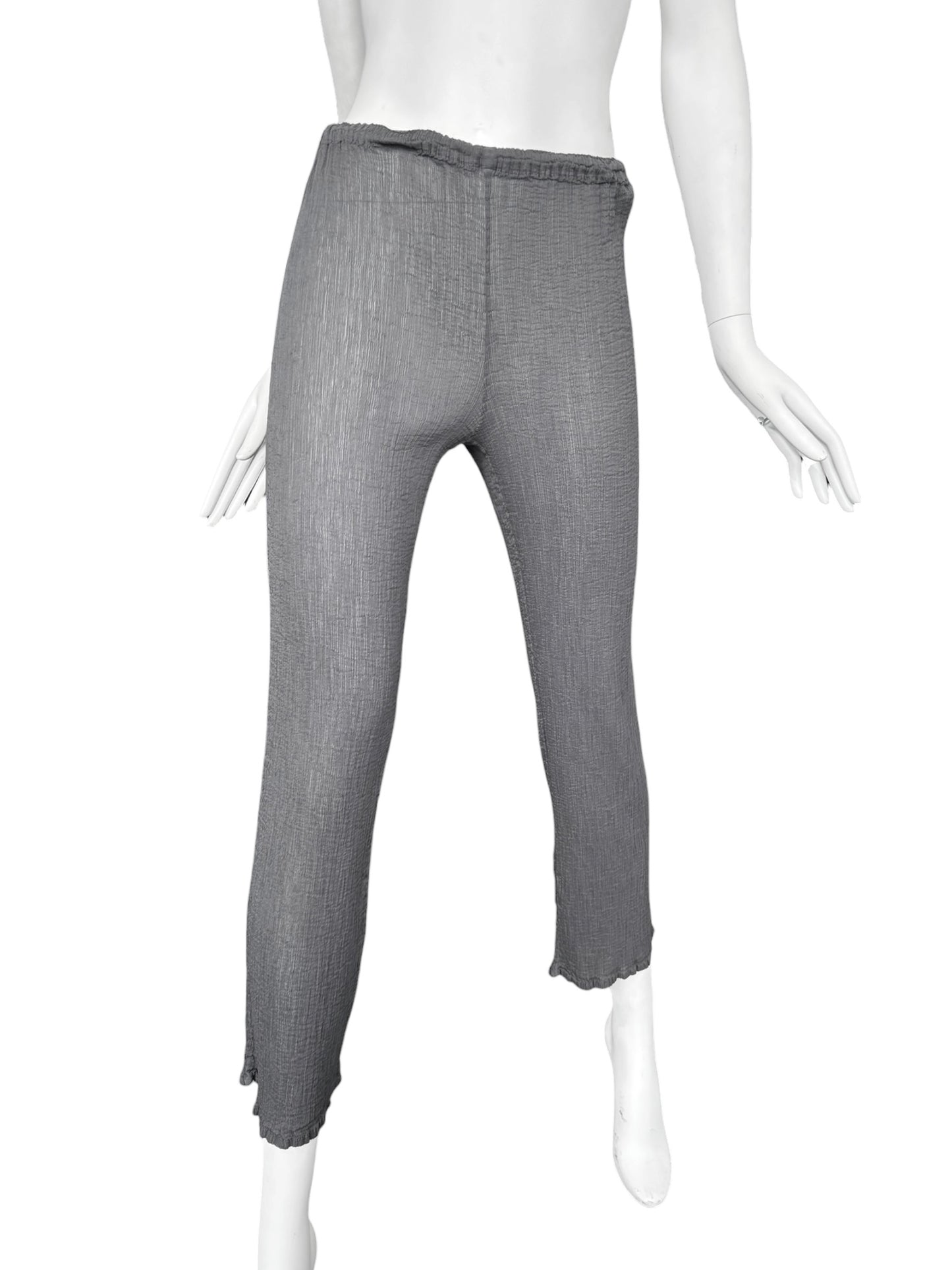 CAULIFLOWER ISSEY MIYAKE 2010s GREY PLEATED SHEER PANTS