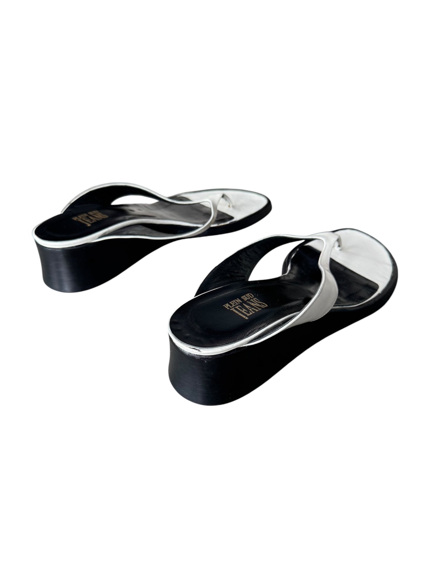 PLEIN SUD JEANS 2000s WHITE LEATHER WEDGE FLIP-FLOPS