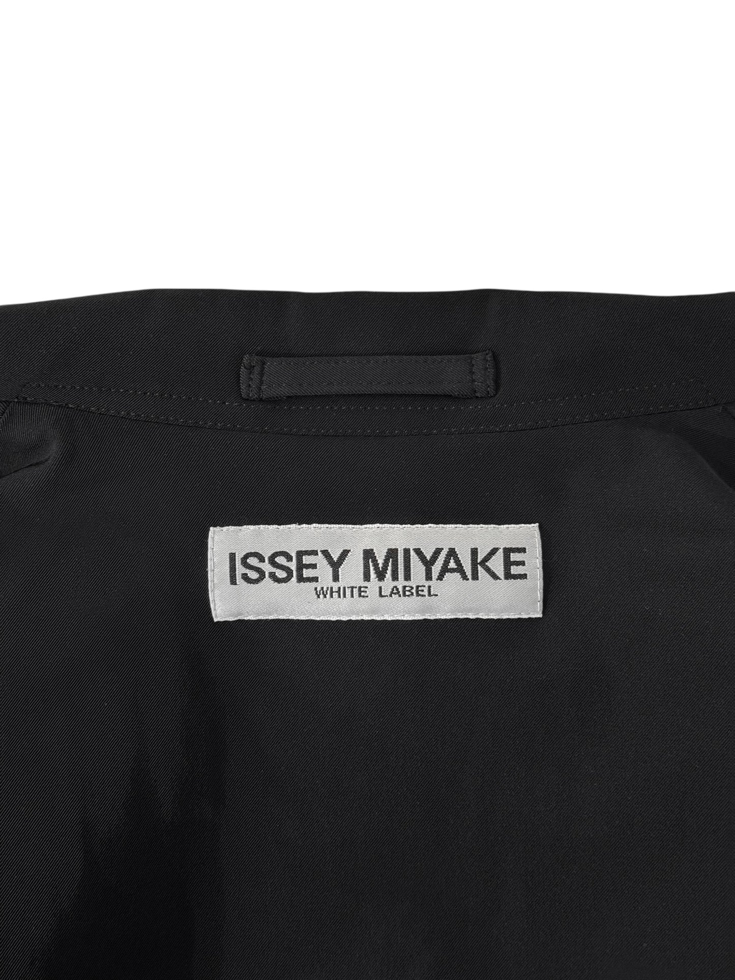 ISSEY MIYAKE SS2003 BY NAOKI TAKIZAWA  BLACK BUTTONS BLAZER