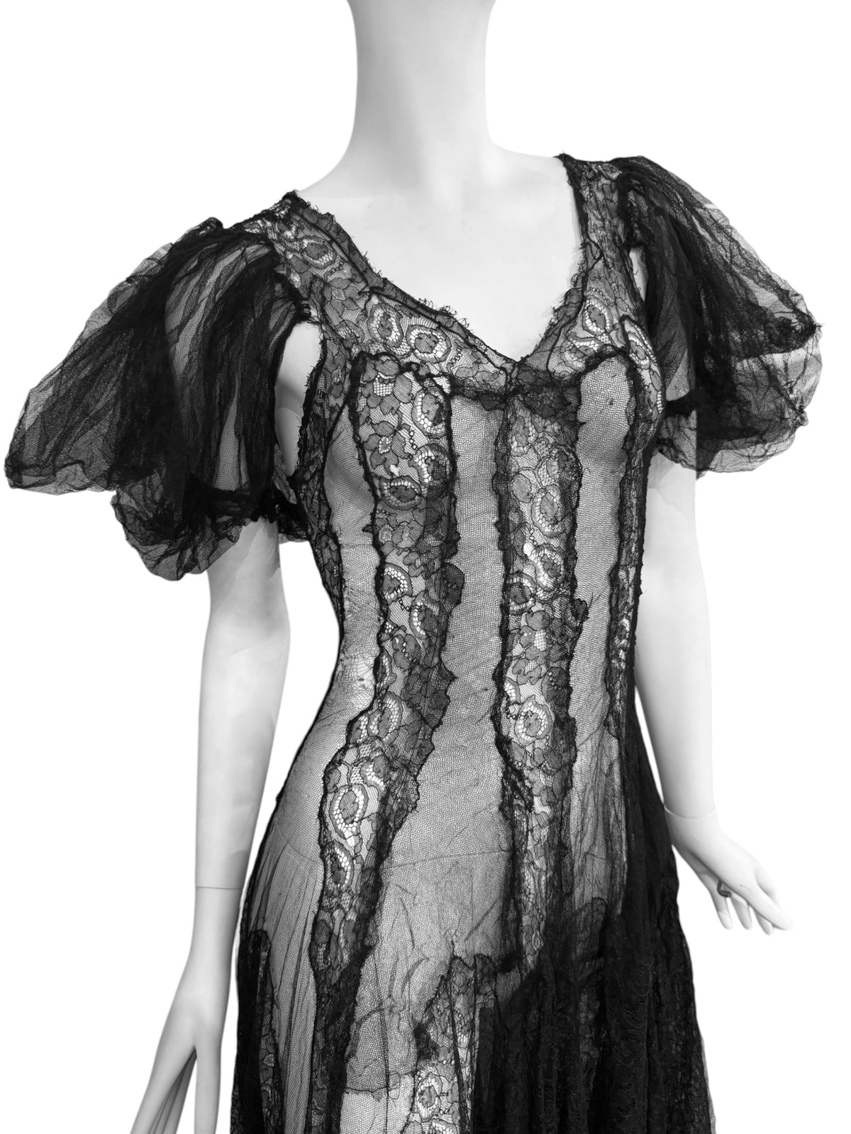 1930s BLACK SHEER LACE ROMANTIC MAXI DRESS