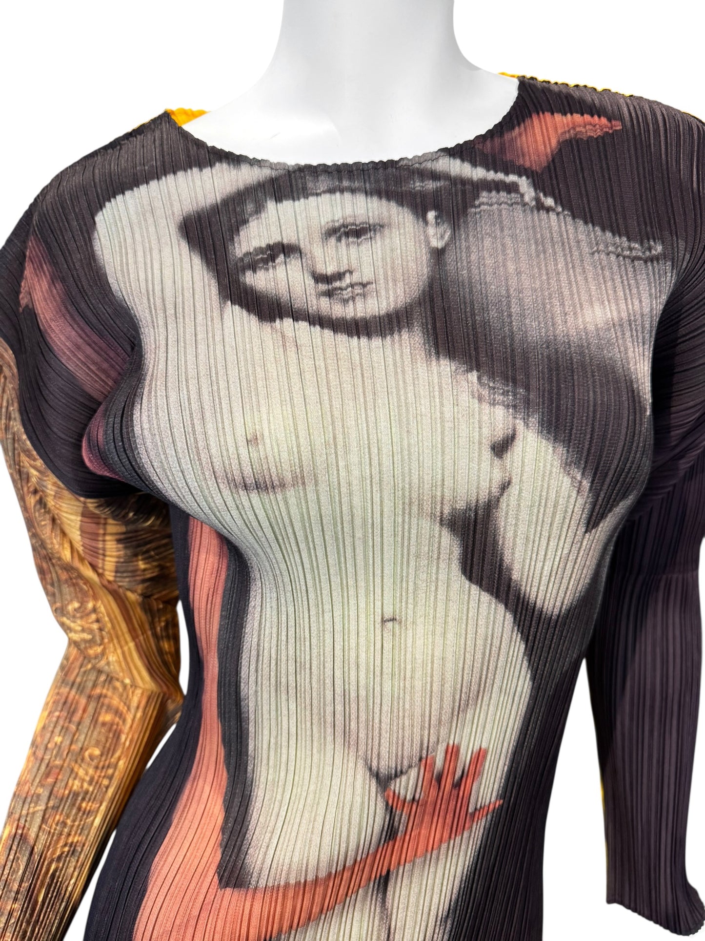 PLEATS PLEASE ISSEY MIYAKE FW1996 X YASUMASA MORIMURA « LA SOURCE PORTRAIT » PLEATED TOP