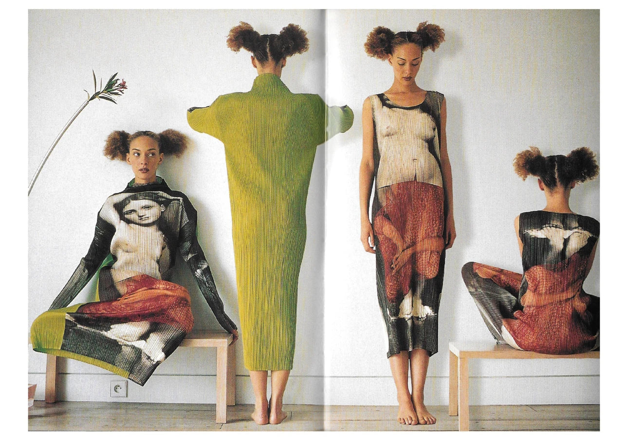 PLEATS PLEASE ISSEY MIYAKE FW1996 X YASUMASA MORIMURA « LA SOURCE PORTRAIT » PLEATED MAXI DRESS