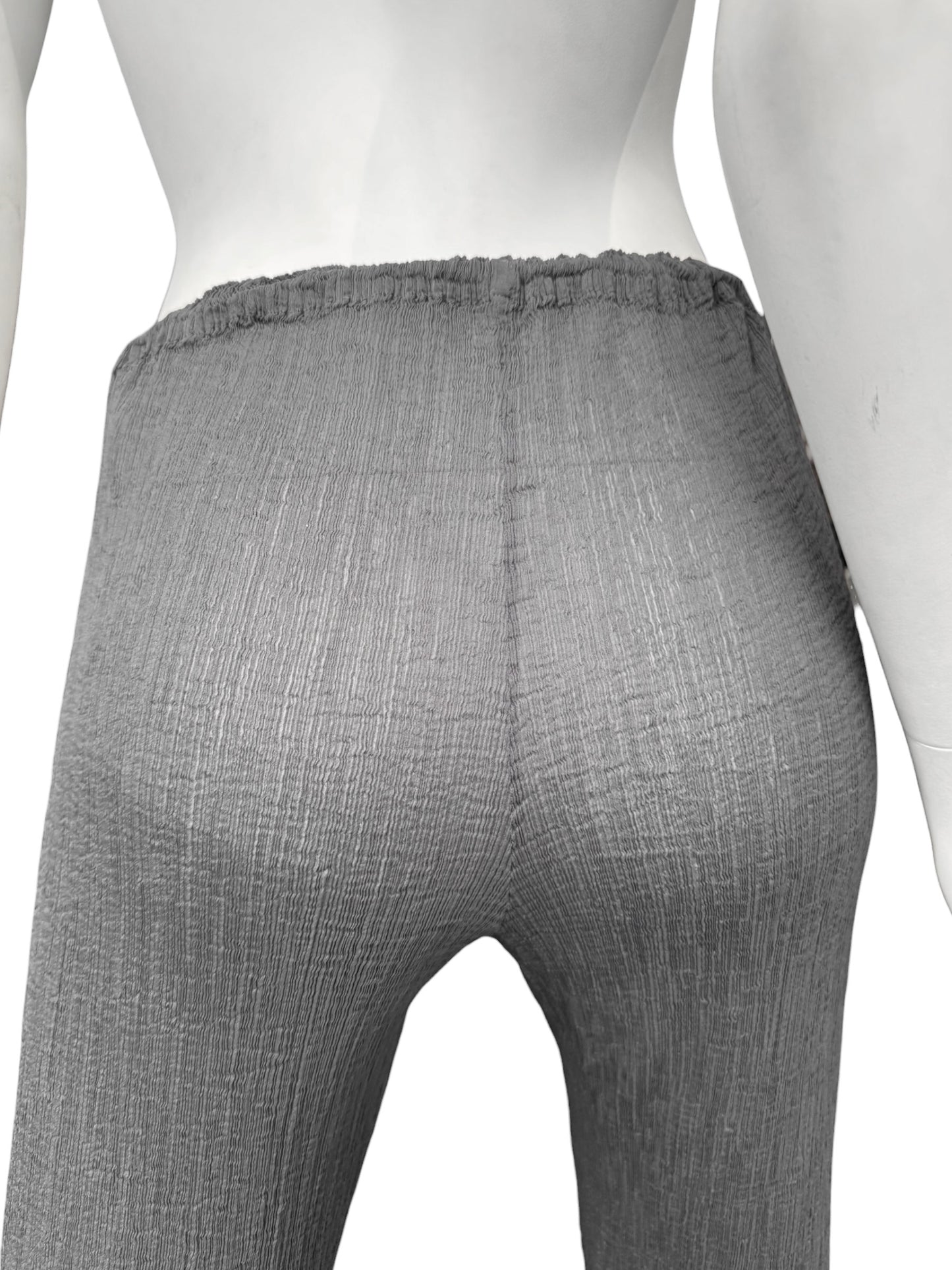 CAULIFLOWER ISSEY MIYAKE 2010s GREY PLEATED SHEER PANTS
