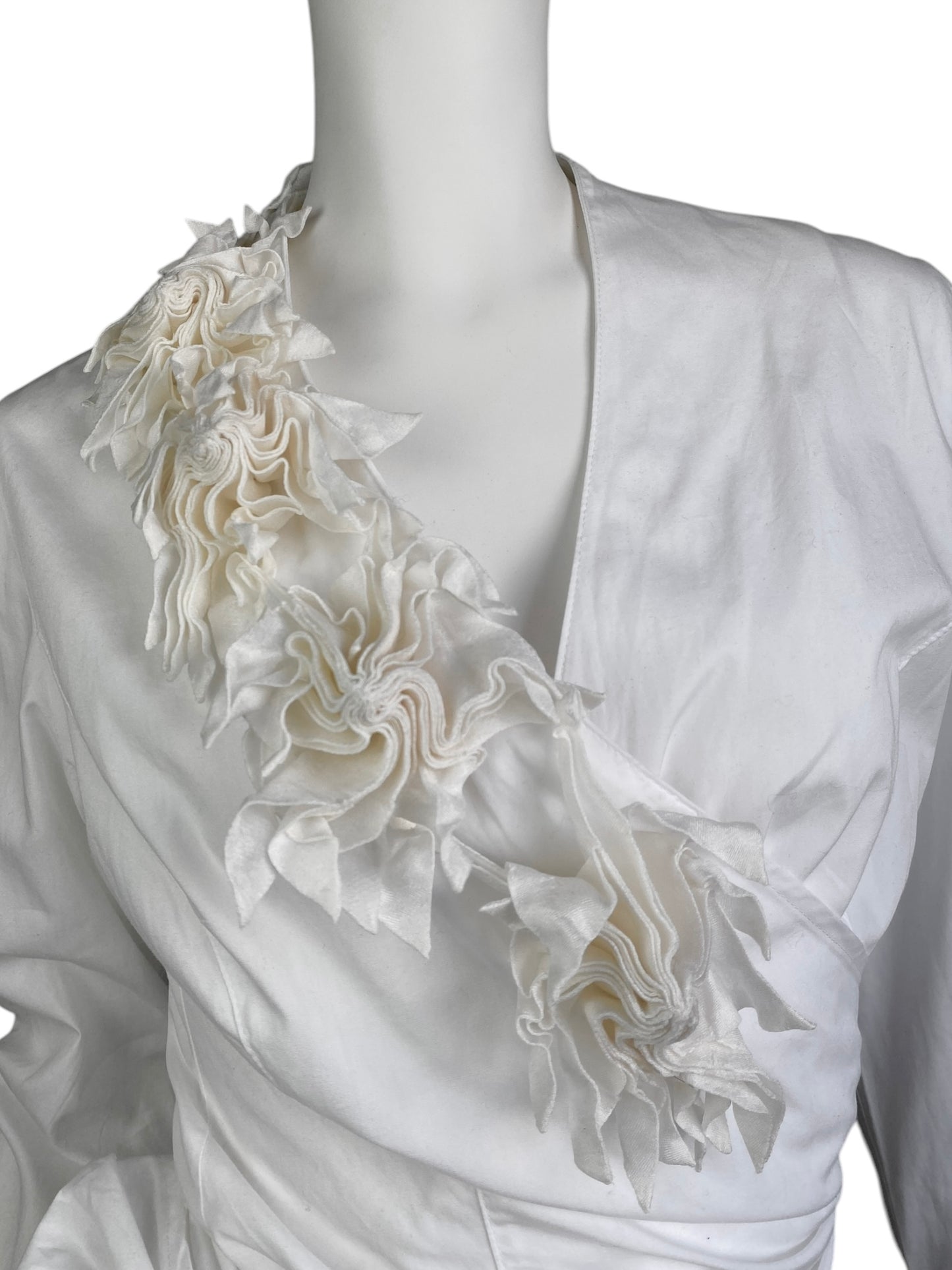 SONIA SPECIALE 2000s WHITE 3D FLOWER WRAP TOP