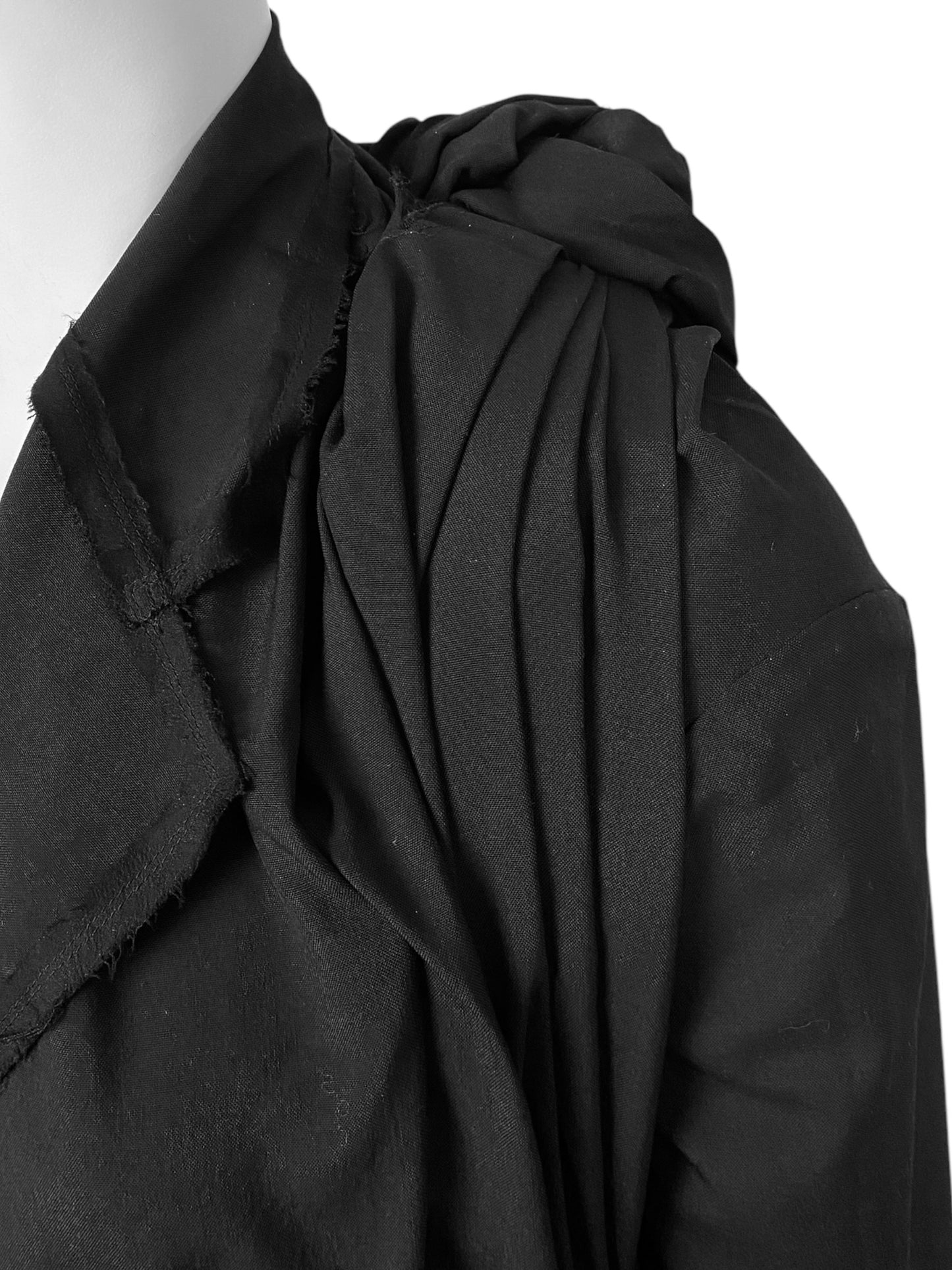 COMME DES GARÇONS SS2003 BLACK PLEATED KNOT BACKLESS BLAZER