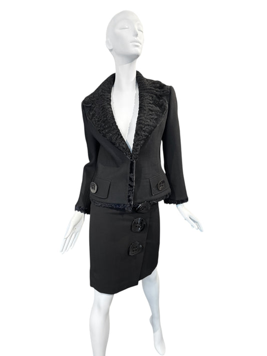 DOLCE & GABBANA FW2005 BLACK WOOL ASTRAKAN FUR TRIM BUTTONS SKIRT SUIT