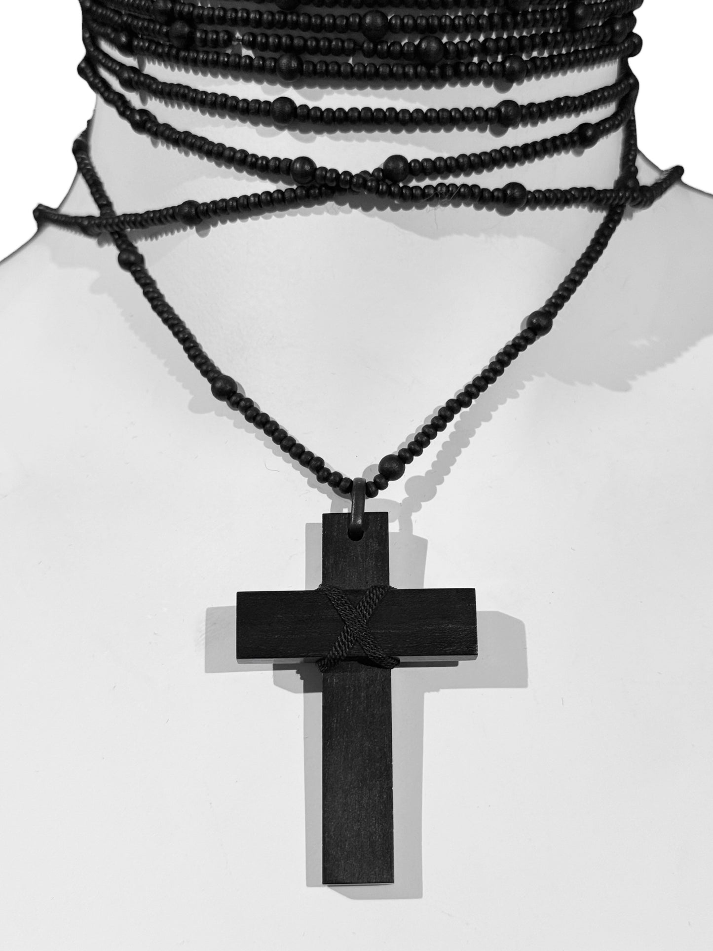 GUCCI FW2002 BY TOM FORD BEADED EBONY CROSS ROSARY NECKLACE