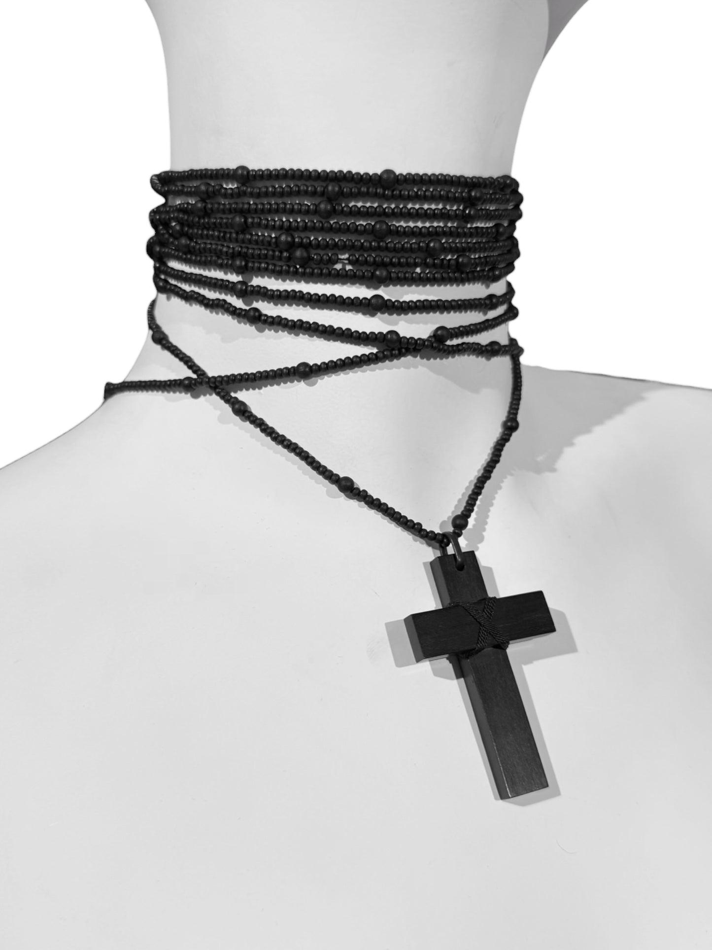 GUCCI FW2002 BY TOM FORD BEADED EBONY CROSS ROSARY NECKLACE