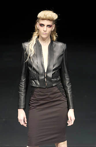 ALEXANDER MCQUEEN SS2002 «THE DANCE OF THE TWISTED BULL» BLACK LACE-UP BLAZER