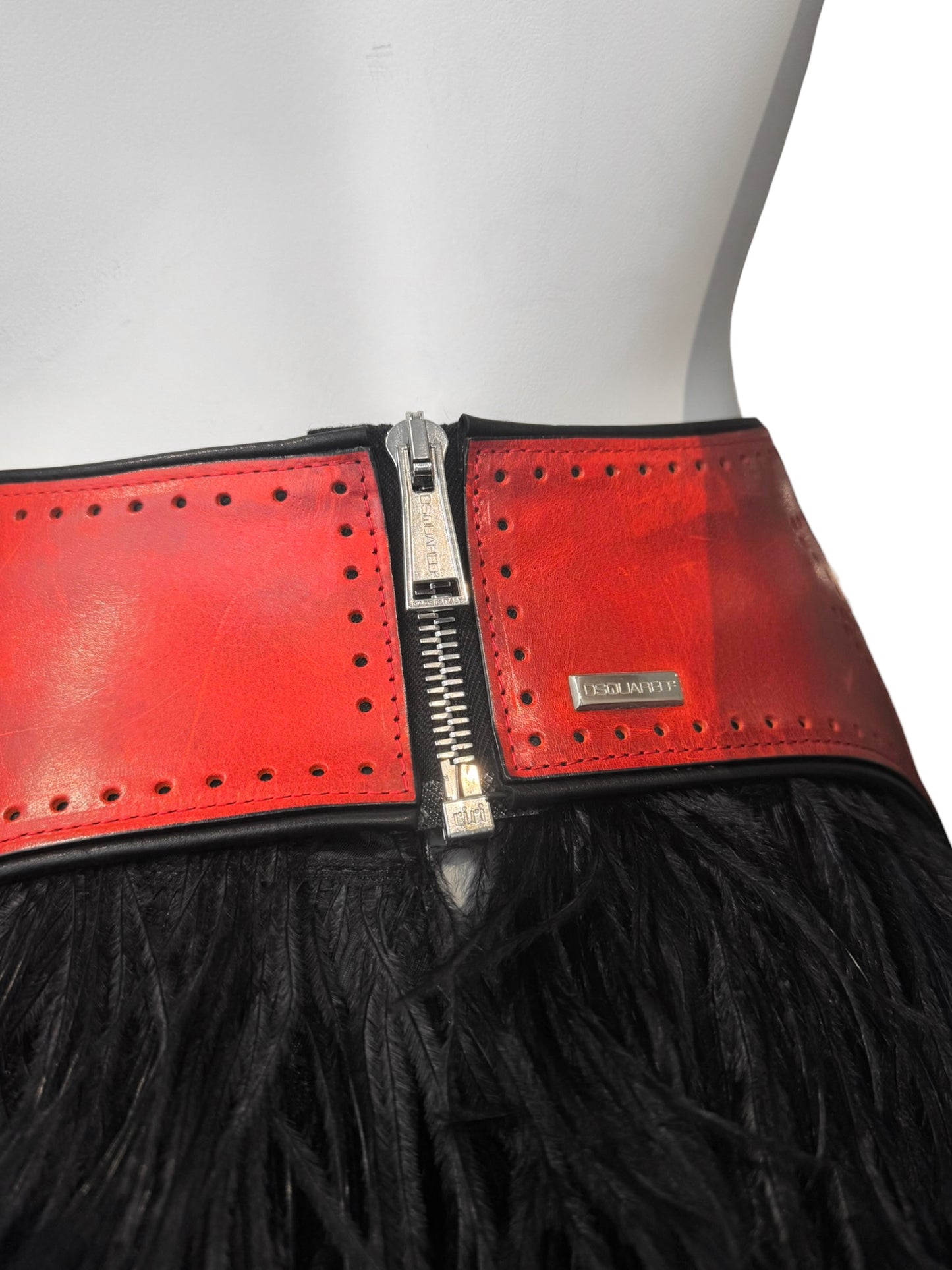DSQUARED2 FW2008 RED LEATHER & BLACK OSTRICH FEATHERS SKIRT
