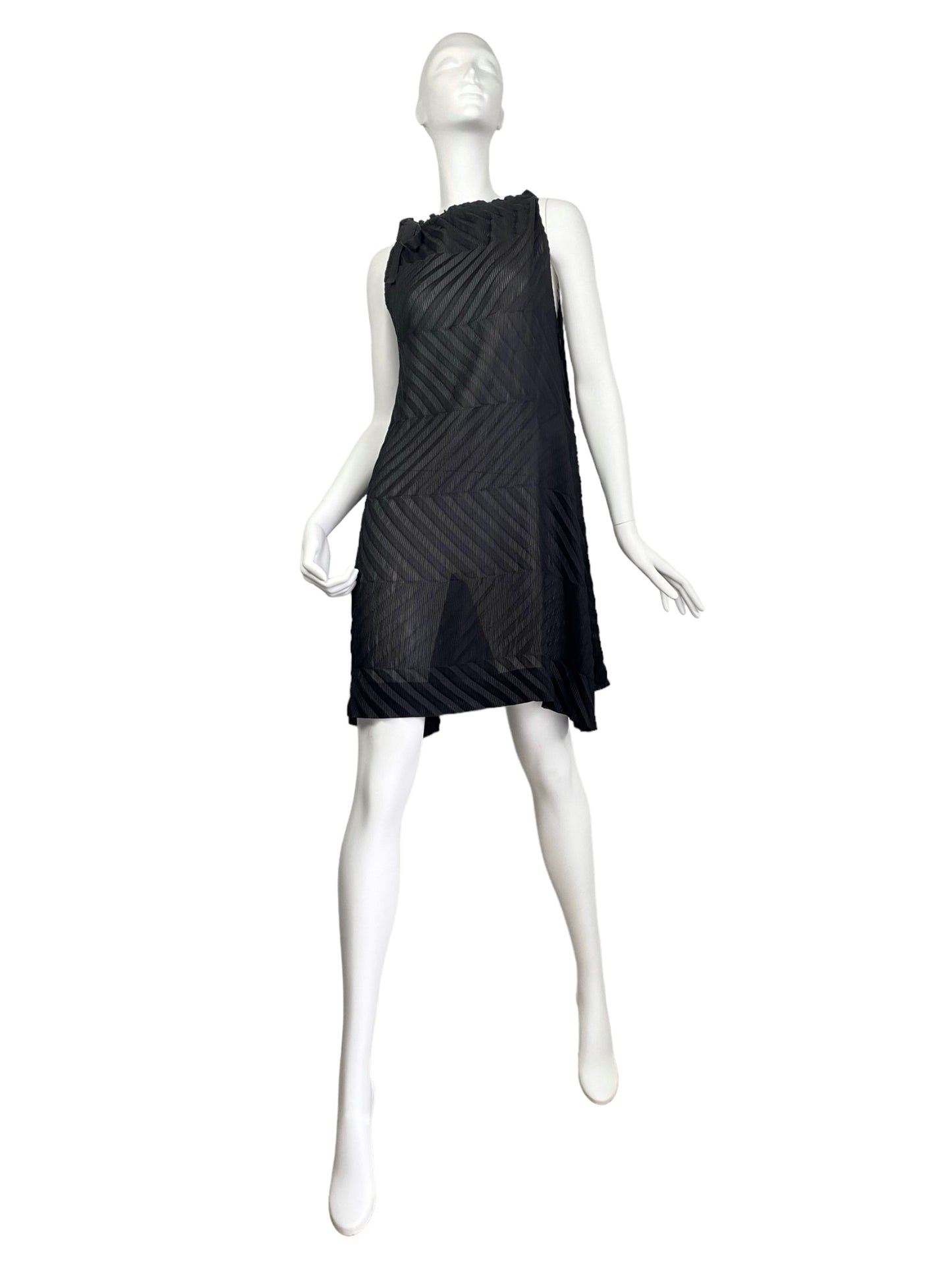 CAULIFLOWER ISSEY MIYAKE 2010s PLEATED A-LINE MINI DRESS