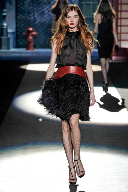 DSQUARED2 FW2008 RED LEATHER & BLACK OSTRICH FEATHERS SKIRT