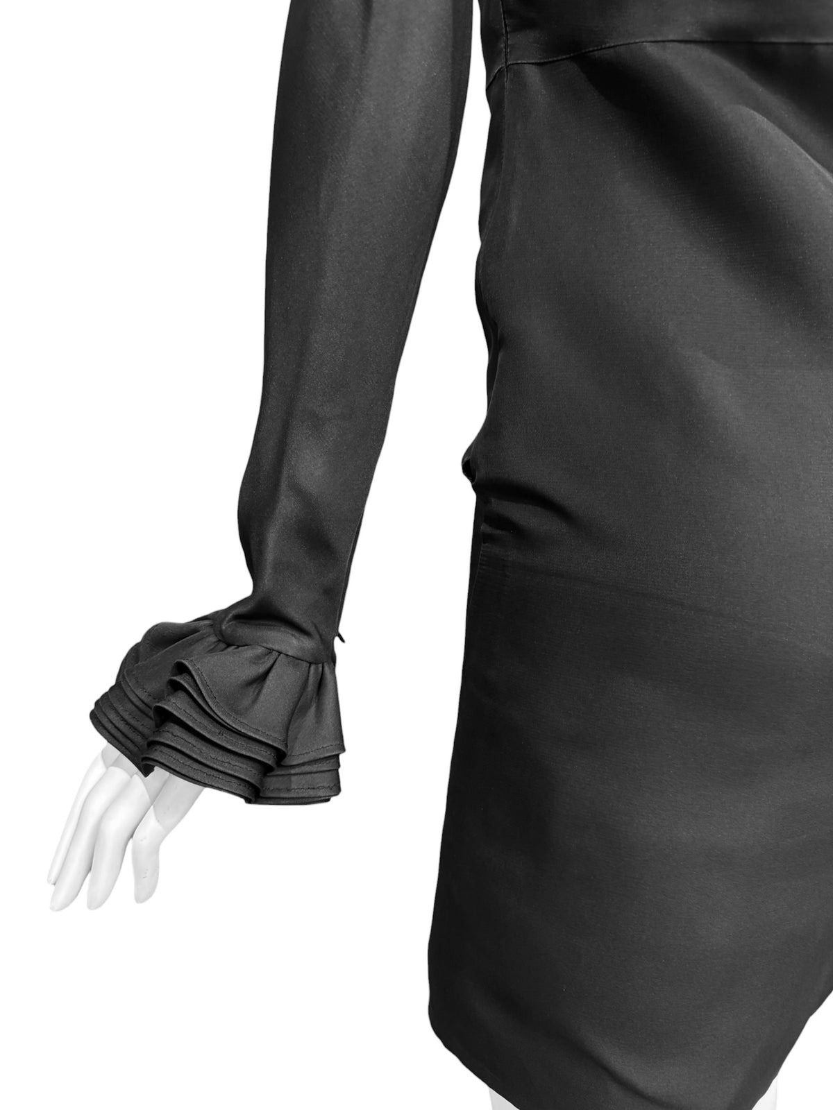 GUCCI FW2000 BY TOM FORD BLACK SILK RUFFLED NECKLINE MINI DRESS
