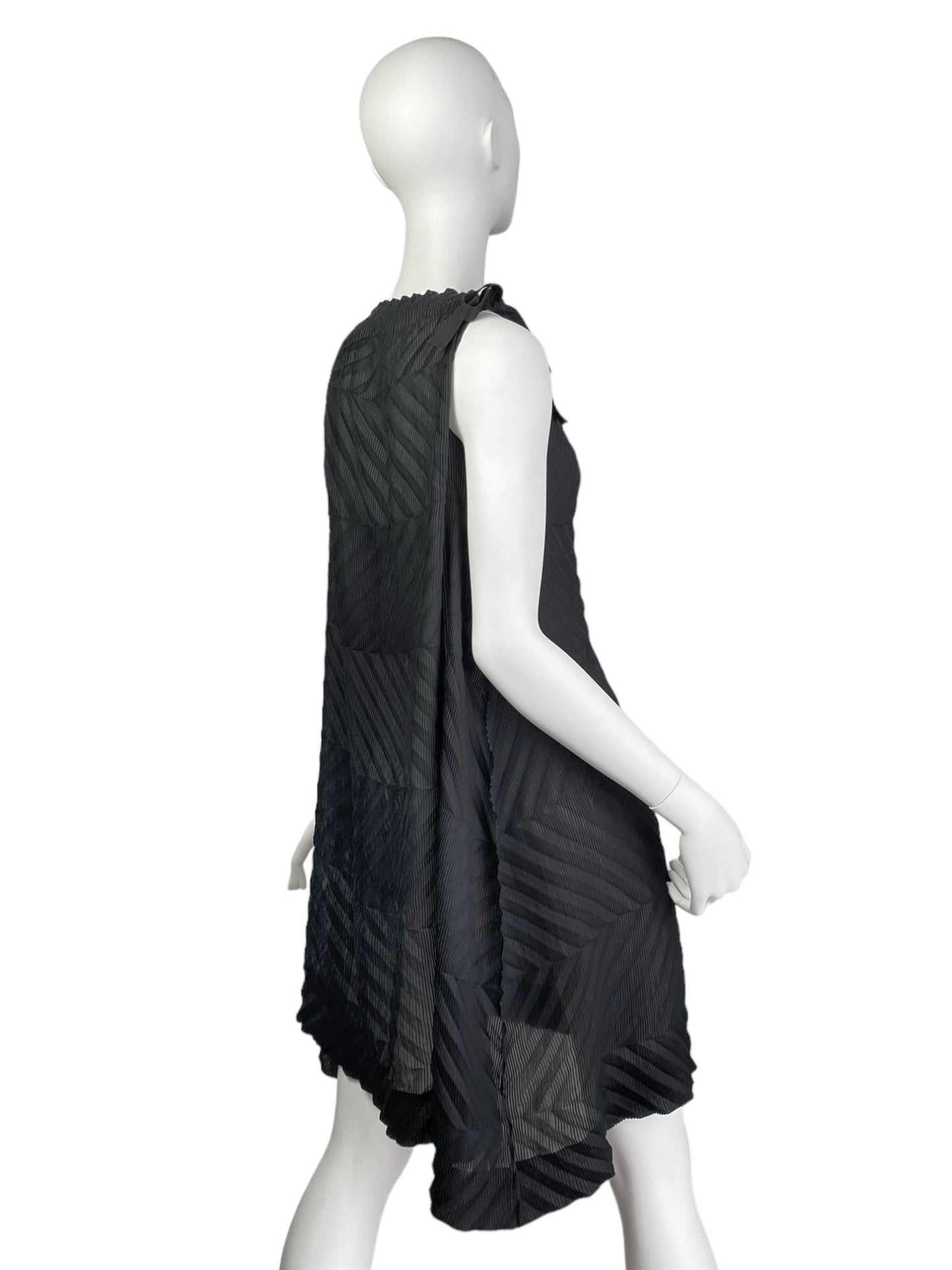 CAULIFLOWER ISSEY MIYAKE 2010s PLEATED A-LINE MINI DRESS