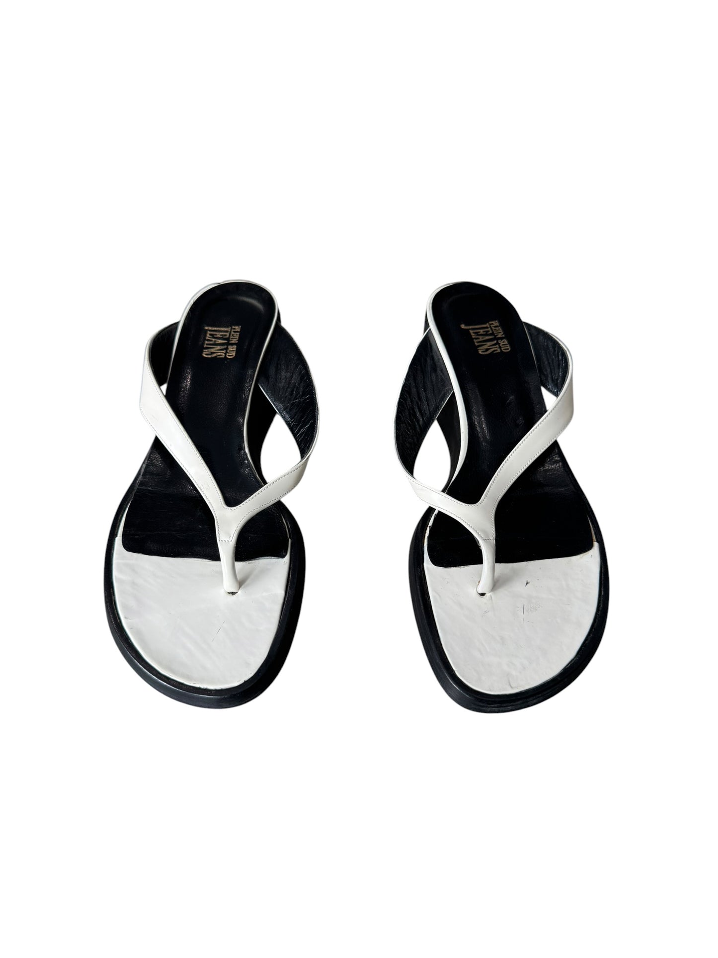 PLEIN SUD JEANS 2000s WHITE LEATHER WEDGE FLIP-FLOPS