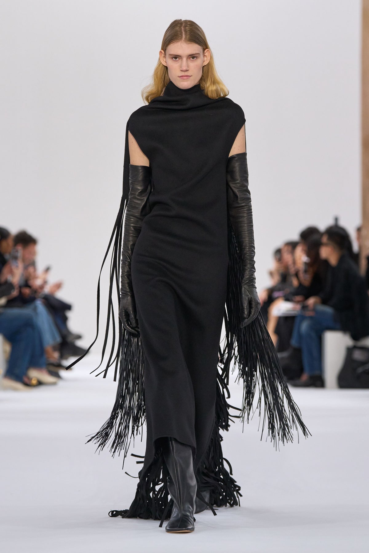 SPORTMAX FW2025 BLACK LEATHER FRINGES OPERA GLOVES